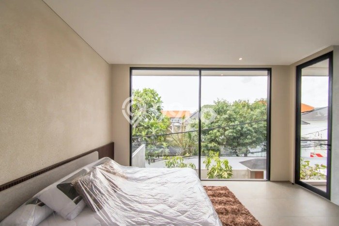 Hunian Mewah LB 210m2 Siap Huni Desain Elegan di Umalas, Badung Hunian Mewah LB 210m2 Siap Huni Desain Elegan di Umalas, Badung