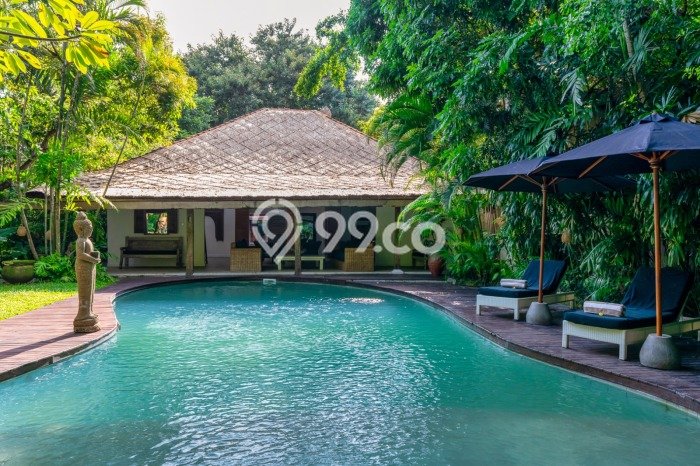 Jual Rumah Mewah Megah Dengan View Eksklusif di Seminyak, Badung Jual Rumah Mewah Megah Dengan View Eksklusif di Seminyak, Badung