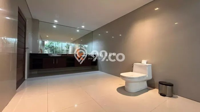 Sewa Rumah Strategis di canggu LT 420m2 / LB 200m2 Kondisi Bagus Sewa Rumah Strategis di canggu LT 420m2 / LB 200m2 Kondisi Bagus