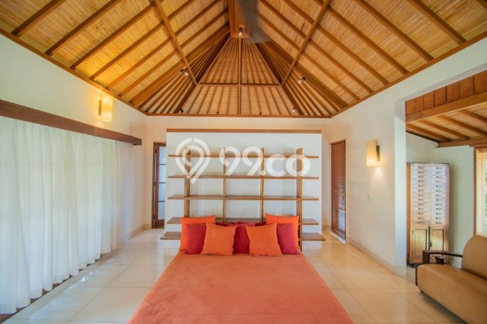 Rumah Mewah LB 397m2 Siap Pakai Desain Elegan di Umalas, Badung Rumah Mewah LB 397m2 Siap Pakai Desain Elegan di Umalas, Badung