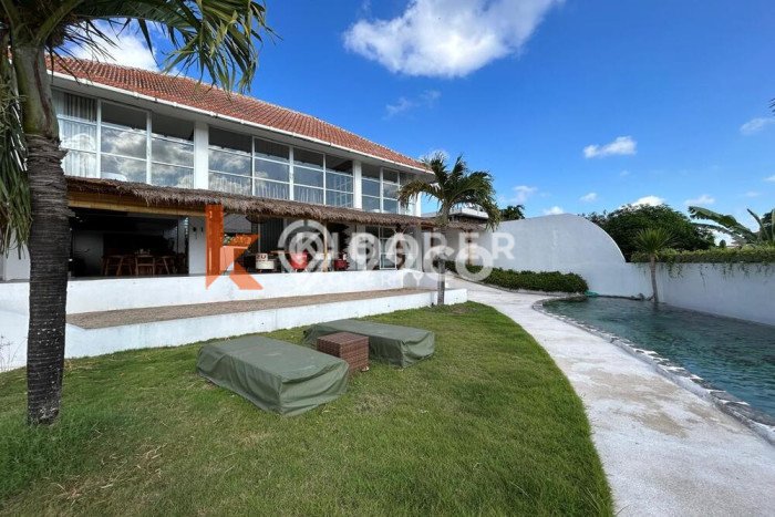 Sewa Rumah Nyaman LT 700m2 / LB 250m2 di canggu, Badung Sewa Rumah Nyaman LT 700m2 / LB 250m2 di canggu, Badung