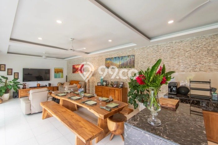 Rumah Elit Modern Tanpa Renovasi di Kerobokan Badung Rumah Elit Modern Tanpa Renovasi di Kerobokan Badung