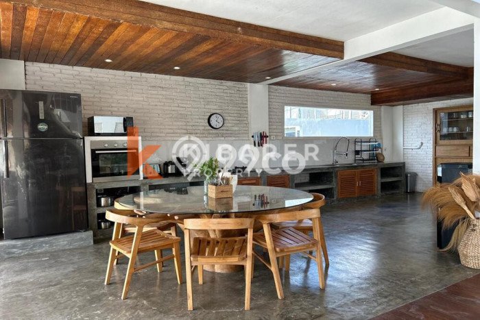 Sewa Rumah Nyaman LT 700m2 / LB 250m2 di canggu, Badung Sewa Rumah Nyaman LT 700m2 / LB 250m2 di canggu, Badung