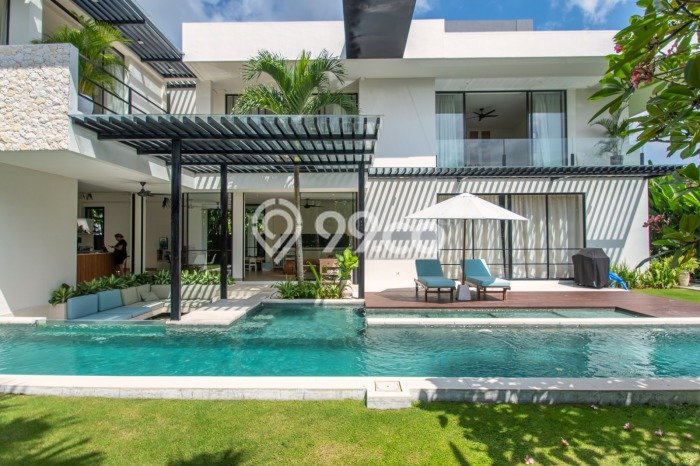 Rumah Mewah LB 415m2 Siap Pakai Desain Elegan di Canggu, Badung Rumah Mewah LB 415m2 Siap Pakai Desain Elegan di Canggu, Badung