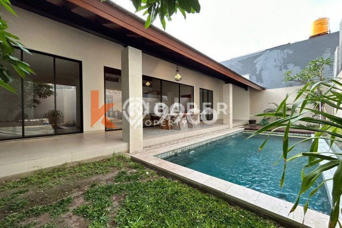 PRIME PROPERTY! Rumah di Seminyak, 2 KT, Area Premium, Luas 300m2m² LB 160m2m² PRIME PROPERTY! Rumah di Seminyak, 2 KT, Area Premium, Luas 300m2m² LB 160m2m²