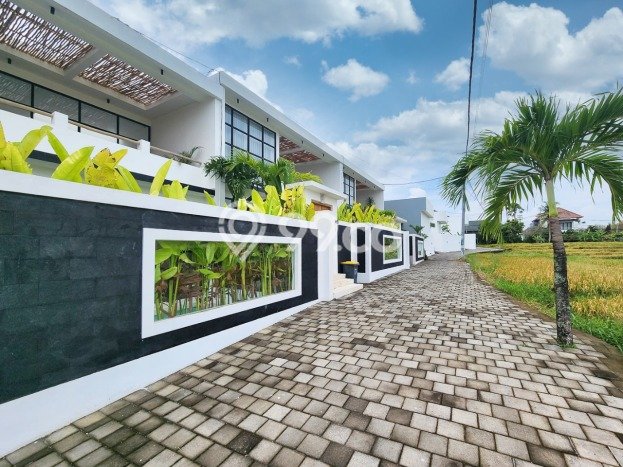 Ready to Use! Premium House LT 100m2 Desain Elegan di Pererenan Ready to Use! Premium House LT 100m2 Desain Elegan di Pererenan