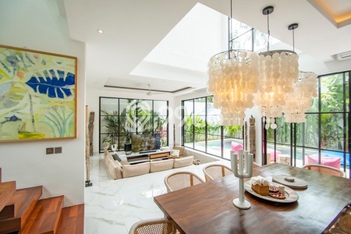 Rumah Mewah LB 220m2 Siap Huni Desain Elegan di Seminyak, Badung Rumah Mewah LB 220m2 Siap Huni Desain Elegan di Seminyak, Badung