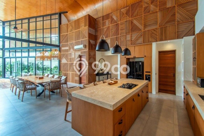 Jual Rumah Luas Elegan Dengan View Cantik di Pererenan, Badung Jual Rumah Luas Elegan Dengan View Cantik di Pererenan, Badung