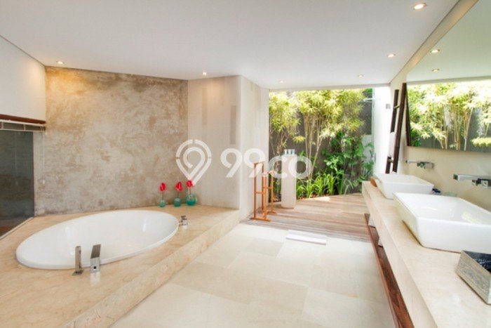 For Sale! Luxury House LT 608m2 Desain Modern di Seminyak For Sale! Luxury House LT 608m2 Desain Modern di Seminyak