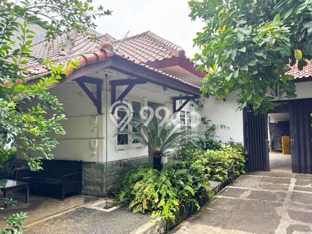 Rumah Mewah LB 600m2 Siap Pakai Desain Elegan di Senayan, Jakarta Selatan Rumah Mewah LB 600m2 Siap Pakai Desain Elegan di Senayan, Jakarta Selatan