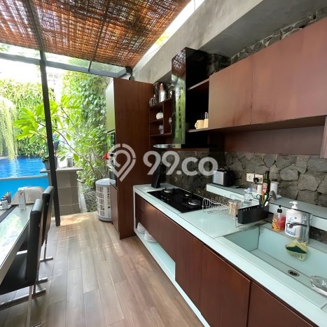 Siap Huni Rumah Mewah 3 Kamar di Kebayoran Baru Dekat ke Mana Pun Siap Huni Rumah Mewah 3 Kamar di Kebayoran Baru Dekat ke Mana Pun