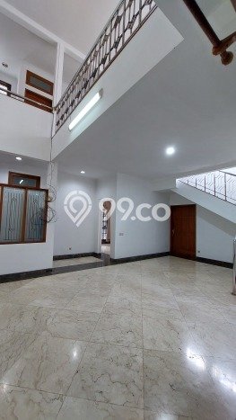 Ready to Use! Luxury House LT 261m2 Desain Elegan di Senopati Ready to Use! Luxury House LT 261m2 Desain Elegan di Senopati
