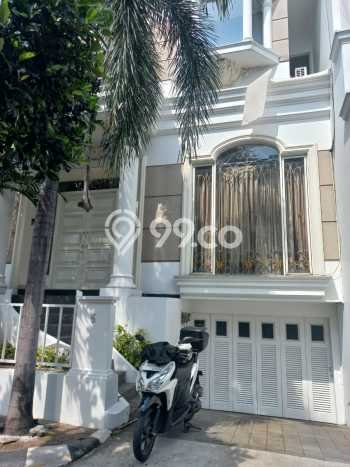 Siap Huni Rumah Mewah 4 Kamar di Mampang Prapatan Dekat ke Mana Saja Siap Huni Rumah Mewah 4 Kamar di Mampang Prapatan Dekat ke Mana Saja
