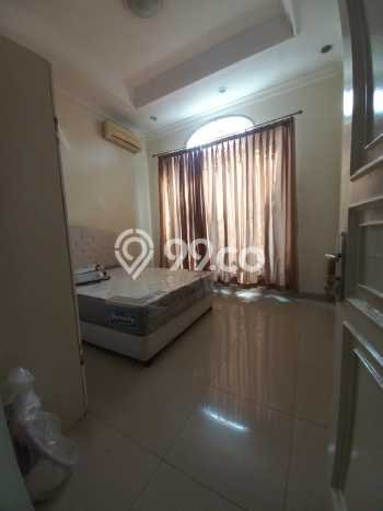 Siap Huni Rumah Mewah 4 Kamar di Mampang Prapatan Dekat ke Mana Saja Siap Huni Rumah Mewah 4 Kamar di Mampang Prapatan Dekat ke Mana Saja