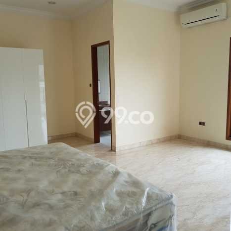 Rumah Elit Modern Tanpa Renovasi di Pejaten Jakarta Selatan Rumah Elit Modern Tanpa Renovasi di Pejaten Jakarta Selatan