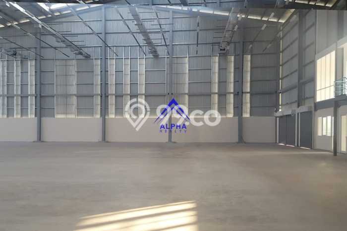 Unit Gudang Disewakan di Pasir Koja di Area Ramai & Strategis Unit Gudang Disewakan di Pasir Koja di Area Ramai & Strategis