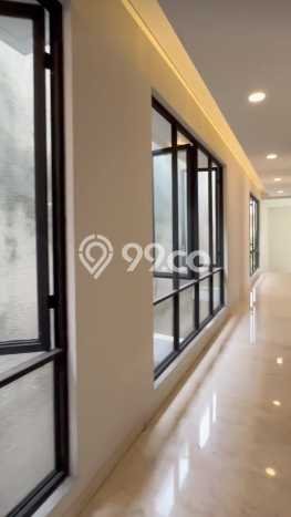Hunian Elit LB 600m2 Siap Pakai Desain Elegan di Gading Serpong, Tangerang Hunian Elit LB 600m2 Siap Pakai Desain Elegan di Gading Serpong, Tangerang