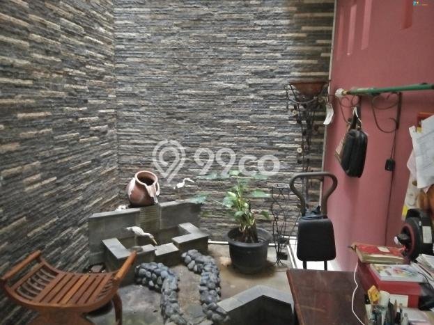 Rumah Nyaman dengan Luas Tanah 200m² di Lokasi Pondok Kelapa, Jakarta Timur Rumah Nyaman dengan Luas Tanah 200m² di Lokasi Pondok Kelapa, Jakarta Timur