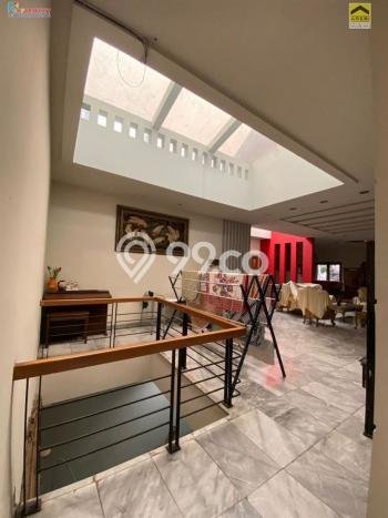 Rumah Elit LB 400m2 Siap Pakai Desain Elegan di Otista, Jakarta Timur Rumah Elit LB 400m2 Siap Pakai Desain Elegan di Otista, Jakarta Timur