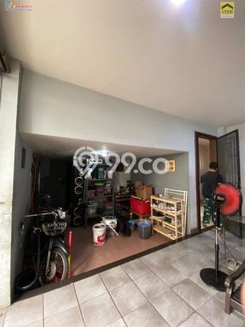 Rumah Elit LB 400m2 Siap Pakai Desain Elegan di Otista, Jakarta Timur Rumah Elit LB 400m2 Siap Pakai Desain Elegan di Otista, Jakarta Timur