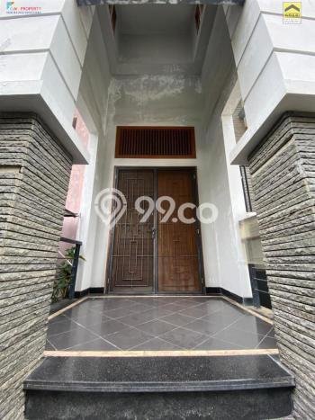 Rumah Elit LB 400m2 Siap Pakai Desain Elegan di Otista, Jakarta Timur Rumah Elit LB 400m2 Siap Pakai Desain Elegan di Otista, Jakarta Timur