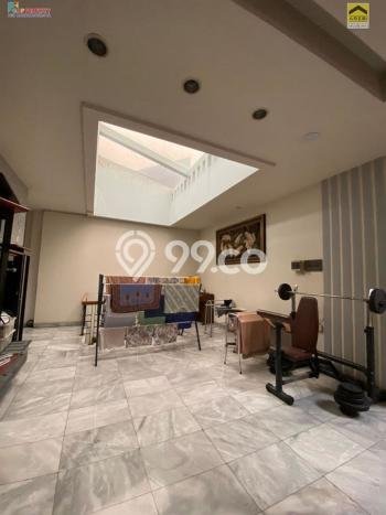 Rumah Elit LB 400m2 Siap Pakai Desain Elegan di Otista, Jakarta Timur Rumah Elit LB 400m2 Siap Pakai Desain Elegan di Otista, Jakarta Timur