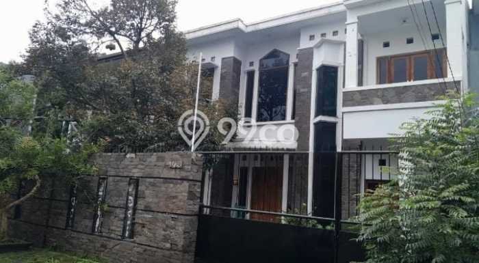 Jual Rumah Mewah Megah Dengan View Eksklusif di Geger Kalong, Bandung Jual Rumah Mewah Megah Dengan View Eksklusif di Geger Kalong, Bandung