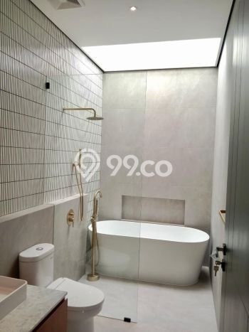 Rumah Elit LB 245m2 Siap Pakai Desain Elegan di BSD The Icon, Tangerang Rumah Elit LB 245m2 Siap Pakai Desain Elegan di BSD The Icon, Tangerang