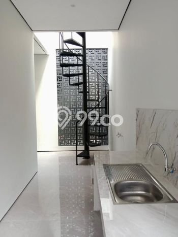 Rumah Elit LB 245m2 Siap Pakai Desain Elegan di BSD The Icon, Tangerang Rumah Elit LB 245m2 Siap Pakai Desain Elegan di BSD The Icon, Tangerang