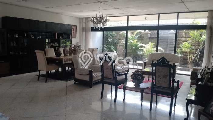 Siap Huni Rumah Mewah 6 Kamar di Tebet Dekat ke Mana Pun Siap Huni Rumah Mewah 6 Kamar di Tebet Dekat ke Mana Pun