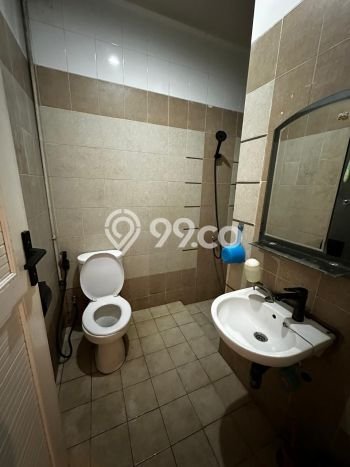 Jual Rumah Strategis Bagus Punya 2 KT di BSD Tangerang Selatan SHM Jual Rumah Strategis Bagus Punya 2 KT di BSD Tangerang Selatan SHM
