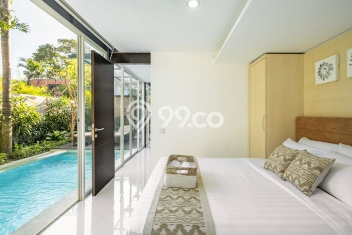 Jual Rumah Luas Elegan Dengan View Eksklusif di Kerobokan, Badung Jual Rumah Luas Elegan Dengan View Eksklusif di Kerobokan, Badung