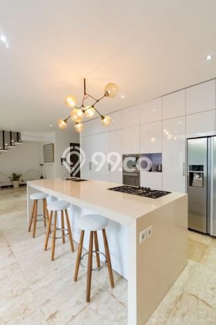 Hunian Kondisi Baik Disewakan di Canggu, Badung LT 300m2, LB 300m2 Hunian Kondisi Baik Disewakan di Canggu, Badung LT 300m2, LB 300m2