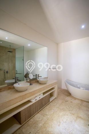 Hunian Kondisi Baik Disewakan di Canggu, Badung LT 300m2, LB 300m2 Hunian Kondisi Baik Disewakan di Canggu, Badung LT 300m2, LB 300m2