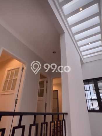 Rumah Berkualitas LT 110m² / LB 220m² di Lokasi Strategis Cilandak, Jakarta Selatan Rumah Berkualitas LT 110m² / LB 220m² di Lokasi Strategis Cilandak, Jakarta Selatan