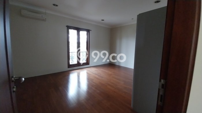 Jual Rumah Luas Elegan Dengan View Eksklusif di Lebak Bulus, Jakarta Selatan Jual Rumah Luas Elegan Dengan View Eksklusif di Lebak Bulus, Jakarta Selatan