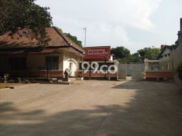 Rumah Luxury Modern Tanpa Renovasi di Sayap Dago Bandung Rumah Luxury Modern Tanpa Renovasi di Sayap Dago Bandung