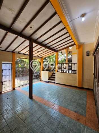 Rumah Strategis Modern Lb 220m2 di Cimahi Utara, Cimahi Rumah Strategis Modern Lb 220m2 di Cimahi Utara, Cimahi