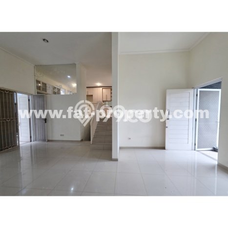 Disewakan! Rumah 4 Kamar Tidur &
3 Kamar Mandi di Permata Buana, Jakarta Barat Disewakan! Rumah 4 Kamar Tidur &
3 Kamar Mandi di Permata Buana, Jakarta Barat