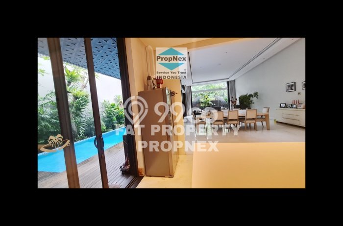 Hunian Mewah LB 1250m2 Siap Huni Desain Elegan di Puri Indah, Jakarta Barat Hunian Mewah LB 1250m2 Siap Huni Desain Elegan di Puri Indah, Jakarta Barat