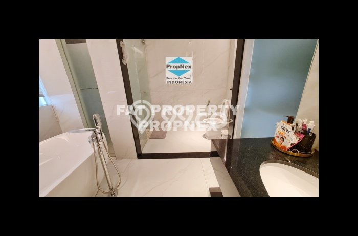Hunian Mewah LB 1250m2 Siap Huni Desain Elegan di Puri Indah, Jakarta Barat Hunian Mewah LB 1250m2 Siap Huni Desain Elegan di Puri Indah, Jakarta Barat