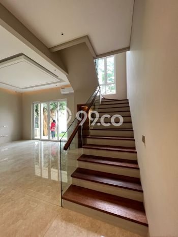 PENAWARAN TERBAIK! Rumah Premium area BSD Foresta, LT 235m² LB 288m² PENAWARAN TERBAIK! Rumah Premium area BSD Foresta, LT 235m² LB 288m²