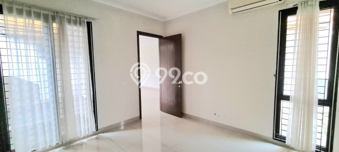Rumah Asri di BSD The Icon, Tangerang, Luas 210m² LB 153m² Rumah Asri di BSD The Icon, Tangerang, Luas 210m² LB 153m²