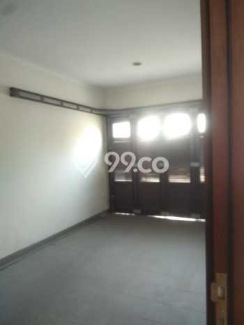 Rumah Modern area Cisauk, Tangerang, Luas 250m² LB 175m² Rumah Modern area Cisauk, Tangerang, Luas 250m² LB 175m²
