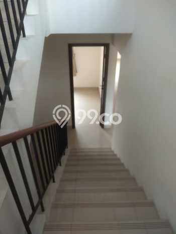 Rumah Modern area Cisauk, Tangerang, Luas 250m² LB 175m² Rumah Modern area Cisauk, Tangerang, Luas 250m² LB 175m²