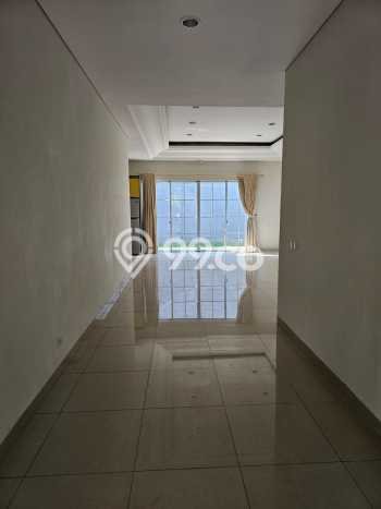 Rumah di BSD De Park, Tangerang, Luas 300m² Bangunan 260m² Rumah di BSD De Park, Tangerang, Luas 300m² Bangunan 260m²