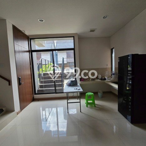 LOKASI STRATEGIS! Rumah kawasan BSD Eminent, Dekat Stasiun, 4 KM, Luas 128m² Bangunan 144m² LOKASI STRATEGIS! Rumah kawasan BSD Eminent, Dekat Stasiun, 4 KM, Luas 128m² Bangunan 144m²