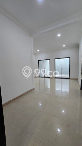 Hunian Nyaman Asri 4 KT Siap Huni di Villa Melati Mas Tangerang Selatan Hunian Nyaman Asri 4 KT Siap Huni di Villa Melati Mas Tangerang Selatan