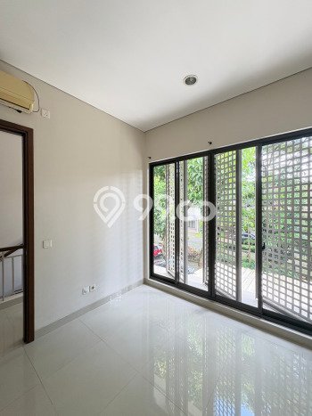 Rumah Elit LB 170m2 Siap Pakai Desain Elegan di BSD De Park, Tangerang Rumah Elit LB 170m2 Siap Pakai Desain Elegan di BSD De Park, Tangerang