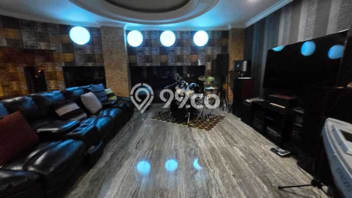 Jual Rumah Mewah Elegan Dengan View Eksklusif di Summarecon Serpong, Tangerang Jual Rumah Mewah Elegan Dengan View Eksklusif di Summarecon Serpong, Tangerang